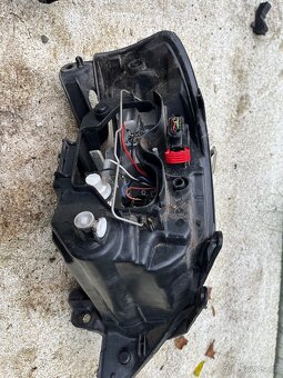 Predni svetla citroen c3 - 4