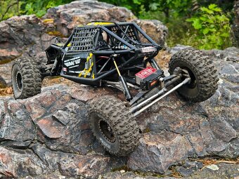 RC auto Axial Capra 4WS ( 2025 ) - 4
