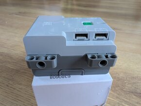 LEGO 88012 Powered UP TECHNIC hub - 4