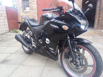 Honda CBR 250 r - 4