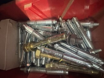 Hmoždinky KOVOVÉ - 4