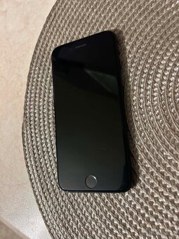 IPhone SE 2022 - 4