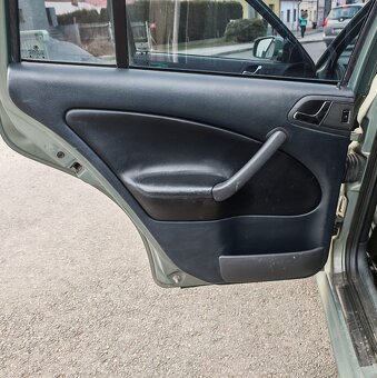 Škoda Octavia I combi ZÁVĚS DVEŘÍ kožené tapecírunky - 4