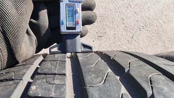 Letní pneu 235/40/19 Pirelli - 4