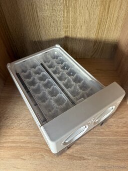 Nádobka na led s přihrádkou - 4