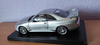 Modely aut 1/24 - NISSAN (Whitebox, Welly) - 4