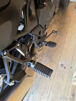 Gumové stupačky pro spolujezdce na Honda Transalp XL750 - 4