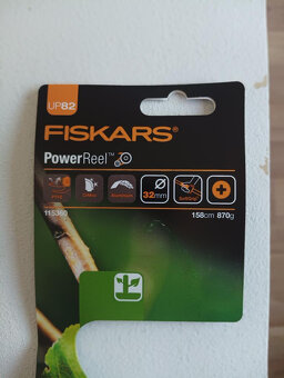 Prodloužené univerzální zahradní nůžky Fiskars UP82 - 4