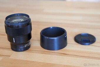 SONY FE 85 mm f/1,8 - 4