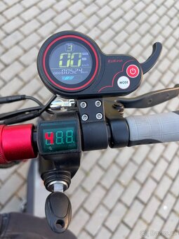 Elektrokoloběžka Kugoo Kirin M4 Pro – rychlá, dojezd až 70km - 4