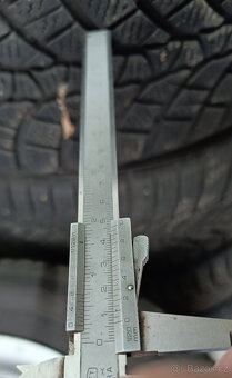 235/45R18 - 4