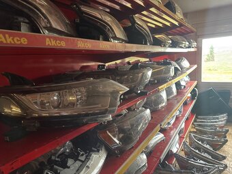 Přední a zadní světla Mitsubishi - 4