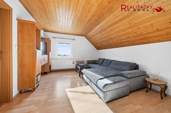 Rodinný dům s prostornou garáží, dílnou, vinným sklepem a vý - 4