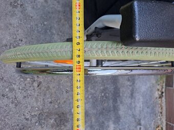 Invalidní vozík. - 4