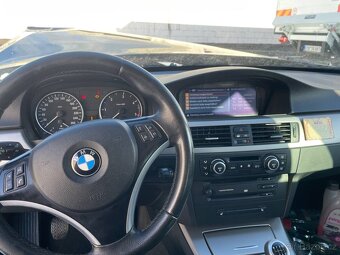 BMW 325d  e91 2007 Turing - 4