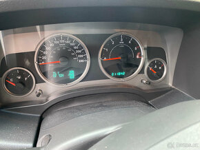 Jeep Compass 2,0 TDI 103 kW 2008 - 4