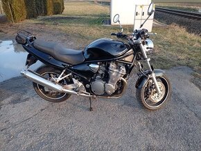 Suzuki Bandit 600 - 4