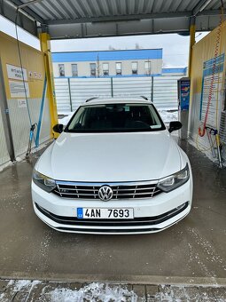 Volkswagen Passat - 4