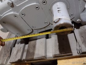 elektromotor s převodovkou 4 Kw variátor - 4