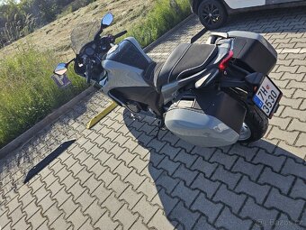 Honda 1200 VFR - 4