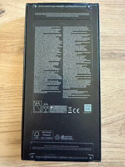 Samsung Galaxy Z Flipe6 - 4