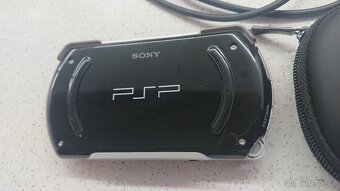 Sony PSP GO - 4
