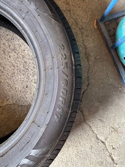 Prodam Letni pneu Tomket 225/60R17 - 4
