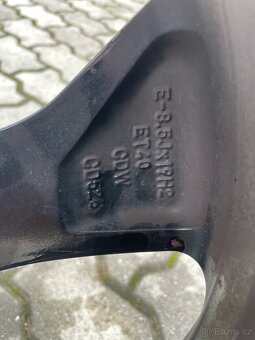 1kus original Audi R19 audi sport - 4