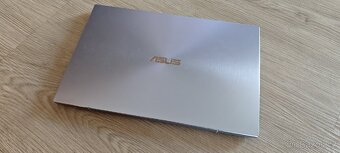 Asus zenbook UX431 - 4