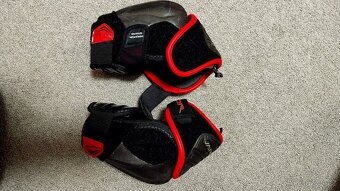 Hokejová výstroj 147-165 cm - 4