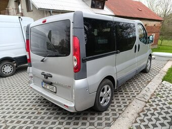 Opel Vivaro 2,5 DCi, 9 míst - 4