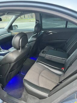 Mercedes Benz E320 - 4
