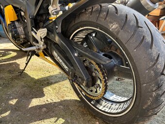 Yamaha yzf-R1 - 4