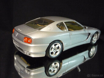 Ferrari 456 GT stříbrné Bburago 1/18 - 4
