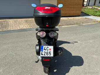 Piaggio Carnaby 125 - 4