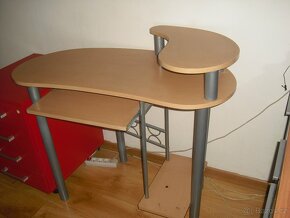 Pocitacovy stul - 4