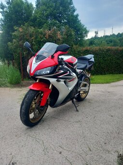Honda CBR 1000 RR - 4