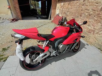 Honda CBR 1000RR Fireblade - 4