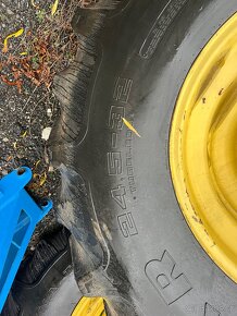 Kola John deere 24,5-32 - 4