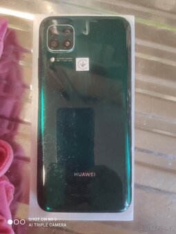 Huawei P40 Lite 6GB/128GB Dual SIM zelený + náramek Honor - 4