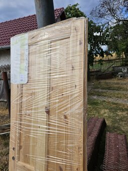 Dřevěné interiové dveře . - 4