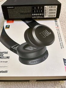 JBL Live 460NC černá - 4