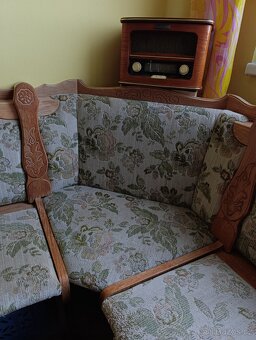 Jídelní sestava - rozkládací stůl, rohová lavice a židle - 4