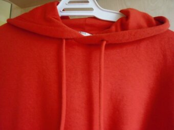 Mikina vel. XS/164 - výborný stav - 4