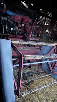 Pojizdný kombajn Massey Ferguson - 4