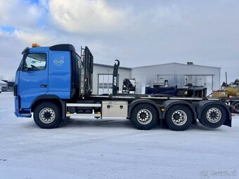 Volvo FH750 8x4 nosič kontejneru - 4