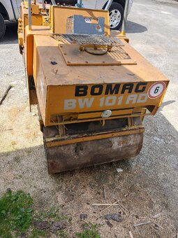 Válec Bomag BW 101 AD - 4