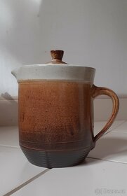 keramický džbán s pokličkou a uchem (větší), cca 80.léta - 4