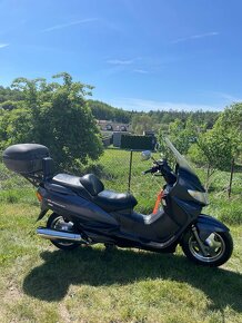 Suzuki Burgman 400 - 4