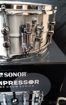 Prodám nový snare Sonor Kompressor- Aluminium, 14"x6,5 - 4